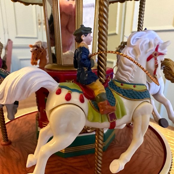VTG 1996 Mr. Christmas Holiday Go Round Musical Carousel 50 Songs! PRISTINE! IOB - Picture 8 of 13